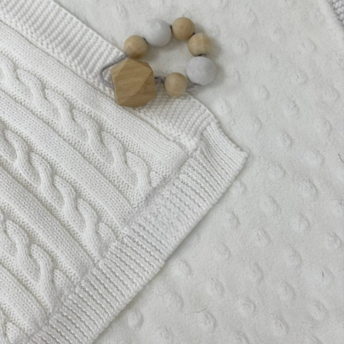 Paturica bebe Deluxe din bumbac si tesatura minky alb (2)